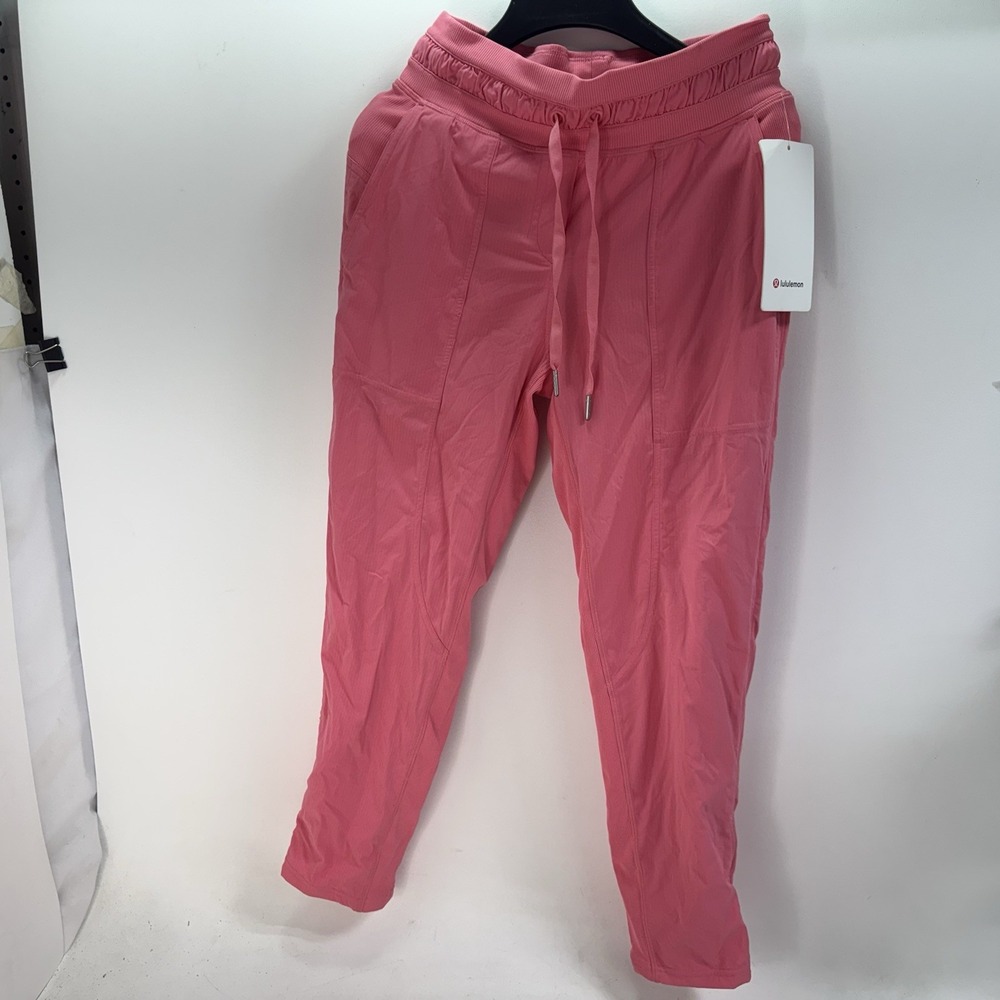 LULULEMON Women's Dance Studio MR (Mid Rise) Crop Pink Size 2 $88